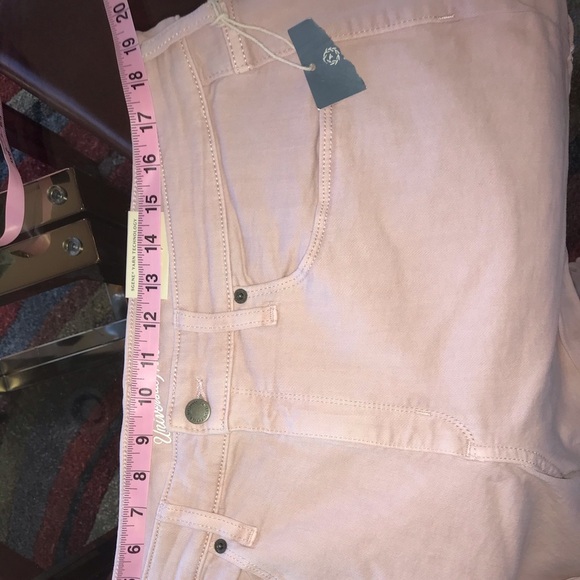 - NWT Universal Thread pink jean shorts - Picture 7 of 8